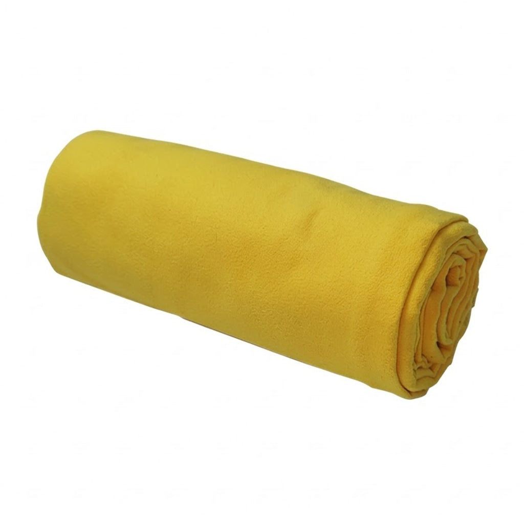 Beach towel that absorbs water and dries quickly